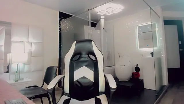 Gisele fox online show from 7, 3, 2025