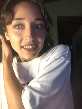 Snapshot of NickiYoung chatting on 5, 1, 2025 NickiYoung online show from 5, 1, 2025