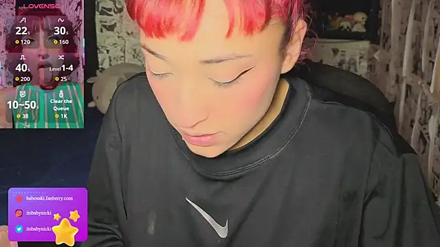 Snapshot of NickiYoung chatting on 28, 5, 2026 NickiYoung online show from 28, 5, 2026