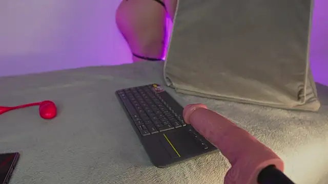 Snapshot of bri_cullen chatting on 24, 9, 2025 bri cullen online show from 24, 9, 2025