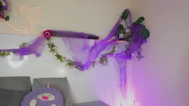 Snapshot of bri_cullen chatting on 21, 10, 2025 bri cullen online show from 21, 10, 2025