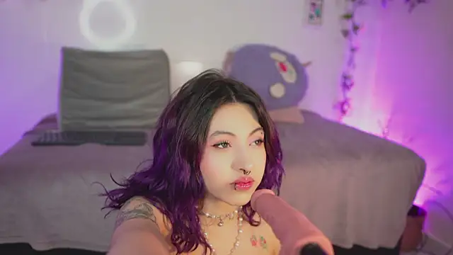 Snapshot of bri_cullen chatting on 12, 11, 2025 bri cullen online show from 12, 11, 2025