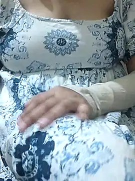 Snapshot of mallupriyapriya chatting on 16, 3, 2025 mallupriyapriya online show from 16, 3, 2025