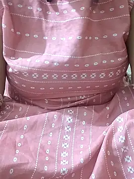 Snapshot of mallupriyapriya chatting on 24, 10, 2025 mallupriyapriya online show from 24, 10, 2025