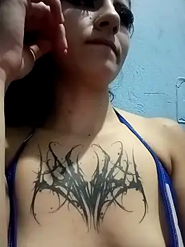 Snapshot of Anniee_x chatting on 13, 5, 2026 Anniee x online show from 13, 5, 2026
