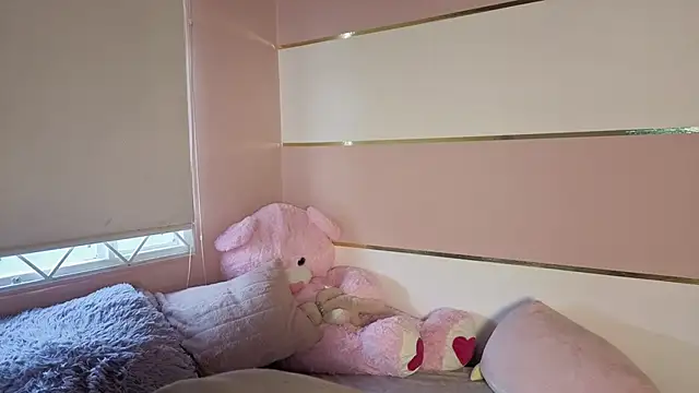 Charlotte  Miller online show from 17, 10, 2025