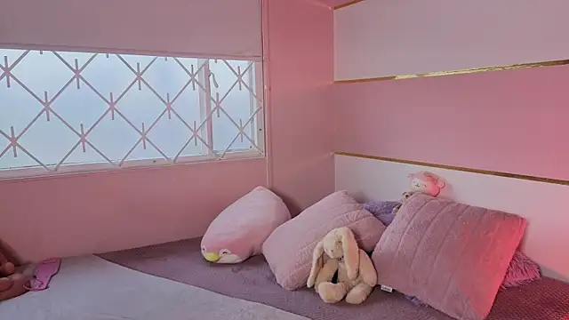 Charlotte  Miller online show from 14, 11, 2025