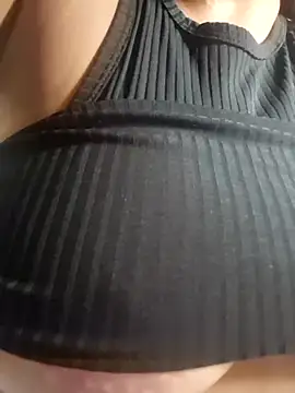 Snapshot of AliceRuivinha2 chatting on 7, 3, 2025 AliceRuivinha2 online show from 7, 3, 2025