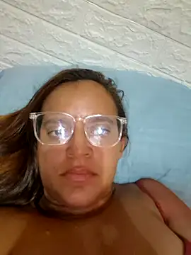 Snapshot of AliceRuivinha2 chatting on 9, 3, 2025 AliceRuivinha2 online show from 9, 3, 2025