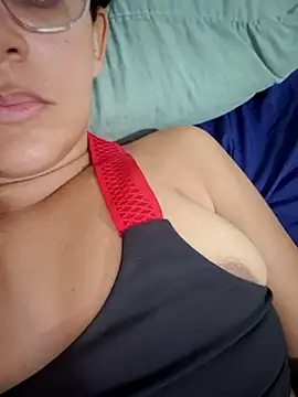 Snapshot of AliceRuivinha2 chatting on 2, 7, 2026 AliceRuivinha2 online show from 2, 7, 2026
