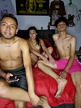 Snapshot of MILLER-LOVE chatting on 6, 1, 2025 MILLER-LOVE online show from 6, 1, 2025