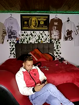 Snapshot of MILLER-LOVE chatting on 7, 1, 2025 MILLER-LOVE online show from 7, 1, 2025