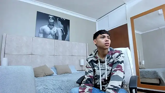 adam piarse01 online show from 15, 10, 2025