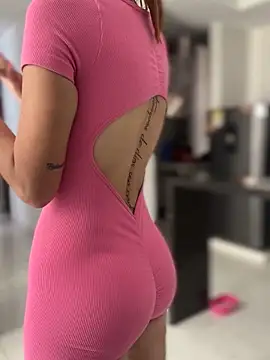 Samantha bigboobs online show from 3, 10, 2025