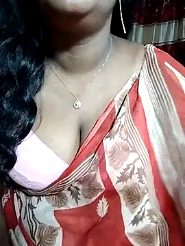 Snapshot of YERY_HOT chatting on 5, 3, 2025 YERY HOT online show from 5, 3, 2025