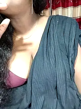 Snapshot of YERY_HOT chatting on 6, 10, 2025 YERY HOT online show from 6, 10, 2025