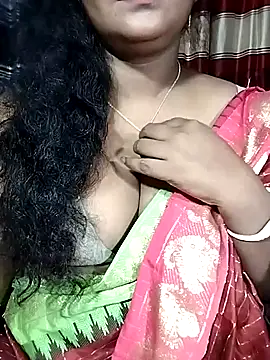 Snapshot of YERY_HOT chatting on 12, 10, 2025 YERY HOT online show from 12, 10, 2025