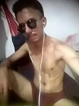 MagrinhoSaradoo online show from 4, 2, 2025