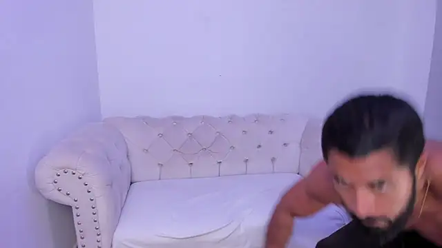 Santiago huntt online show from 18, 10, 2025