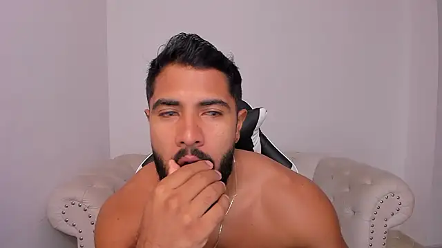 Santiago huntt online show from 12, 1, 2026