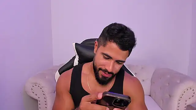 Santiago huntt online show from 4, 3, 2026