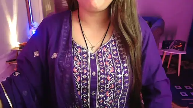 Snapshot of Mitikaa chatting on 11, 5, 2026 Mitikaa online show from 11, 5, 2026