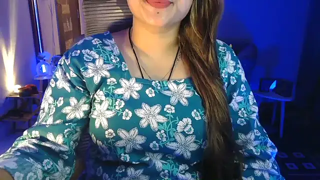 Snapshot of Mitikaa chatting on 24, 5, 2026 Mitikaa online show from 24, 5, 2026
