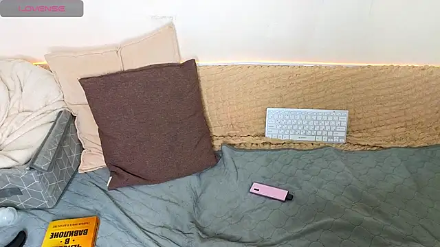 emilytrays online show from 3, 2, 2026