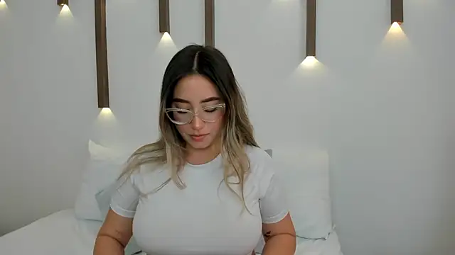 Snapshot of antonella_cutie_ chatting on 25, 1, 2025 antonella cutie online show from 25, 1, 2025