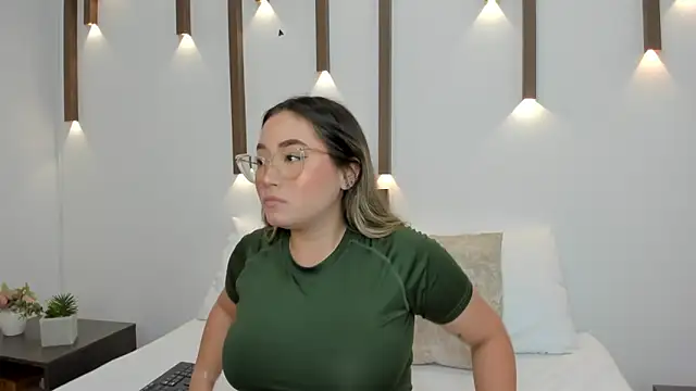 Snapshot of antonella_cutie_ chatting on 31, 1, 2025 antonella cutie online show from 31, 1, 2025