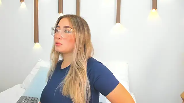 Snapshot of antonella_cutie_ chatting on 19, 2, 2025 antonella cutie online show from 19, 2, 2025