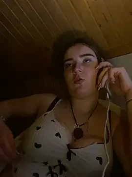 Snapshot of mewKate chatting on 8, 5, 2026 mewKate online show from 8, 5, 2026