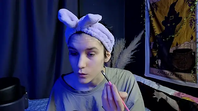 Snapshot of Hyeon_Jin chatting on 8, 2, 2025 Hyeon Jin online show from 8, 2, 2025