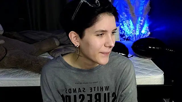 Snapshot of Hyeon_Jin chatting on 11, 3, 2025 Hyeon Jin online show from 11, 3, 2025