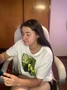 Snapshot of Camila_pinkk chatting on 11, 3, 2025 Camila pinkk online show from 11, 3, 2025