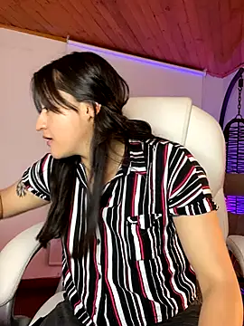 Snapshot of Camila_pinkk chatting on 23, 10, 2025 Camila pinkk online show from 23, 10, 2025