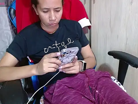 Snapshot of Danielagomez33 chatting on 28, 5, 2026 Danielagomez33 online show from 28, 5, 2026