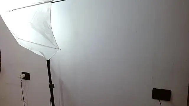 Charlot Vega  online show from 9, 3, 2025