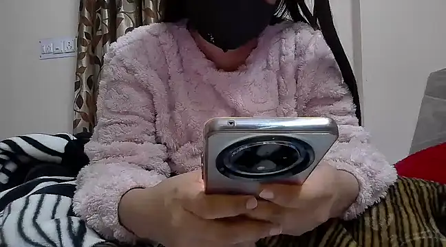 Snapshot of karishma_kappur chatting on 8, 1, 2025 karishma kappur online show from 8, 1, 2025