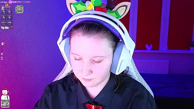 Snapshot of mon_lola chatting on 17, 12, 2025 mon lola online show from 17, 12, 2025