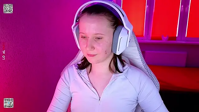 Snapshot of mon_lola chatting on 5, 2, 2026 mon lola online show from 5, 2, 2026