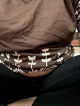 Snapshot of Red-Magic-25 chatting on 20, 11, 2025 Red-Magic-25 online show from 20, 11, 2025