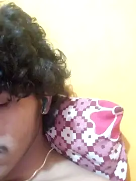 Snapshot of CosmicEmuu chatting on 3, 2, 2025 CosmicEmuu online show from 3, 2, 2025