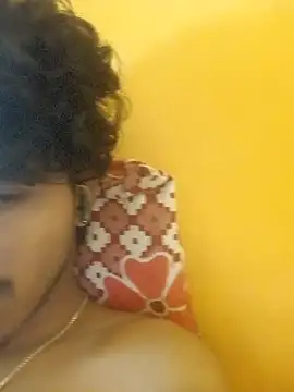 Snapshot of CosmicEmuu chatting on 8, 1, 2026 CosmicEmuu online show from 8, 1, 2026