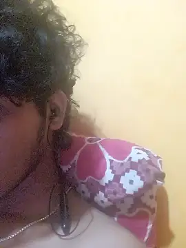 Snapshot of CosmicEmuu chatting on 26, 2, 2026 CosmicEmuu online show from 26, 2, 2026