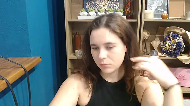 Snapshot of mini_girly chatting on 24, 9, 2025 mini girly online show from 24, 9, 2025