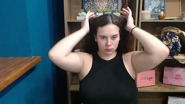 Snapshot of mini_girly chatting on 28, 9, 2025 mini girly online show from 28, 9, 2025