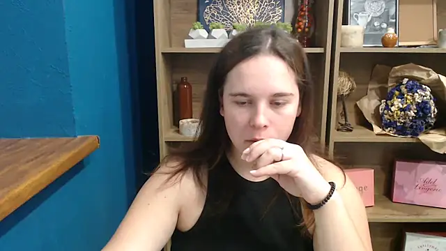 Snapshot of mini_girly chatting on 29, 9, 2025 mini girly online show from 29, 9, 2025