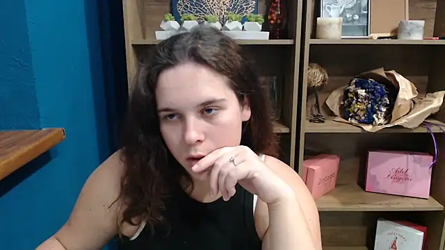 Snapshot of mini_girly chatting on 4, 10, 2025 mini girly online show from 4, 10, 2025