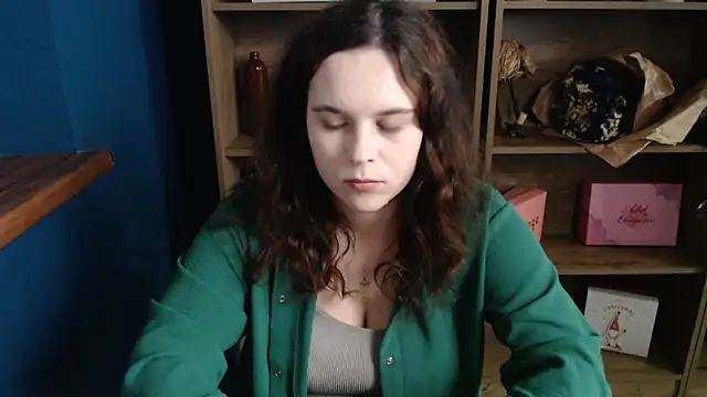 Snapshot of mini_girly chatting on 13, 10, 2025 mini girly online show from 13, 10, 2025